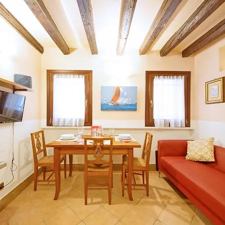 Santa Croce Wifi S.g. Dellorio Coop شقة